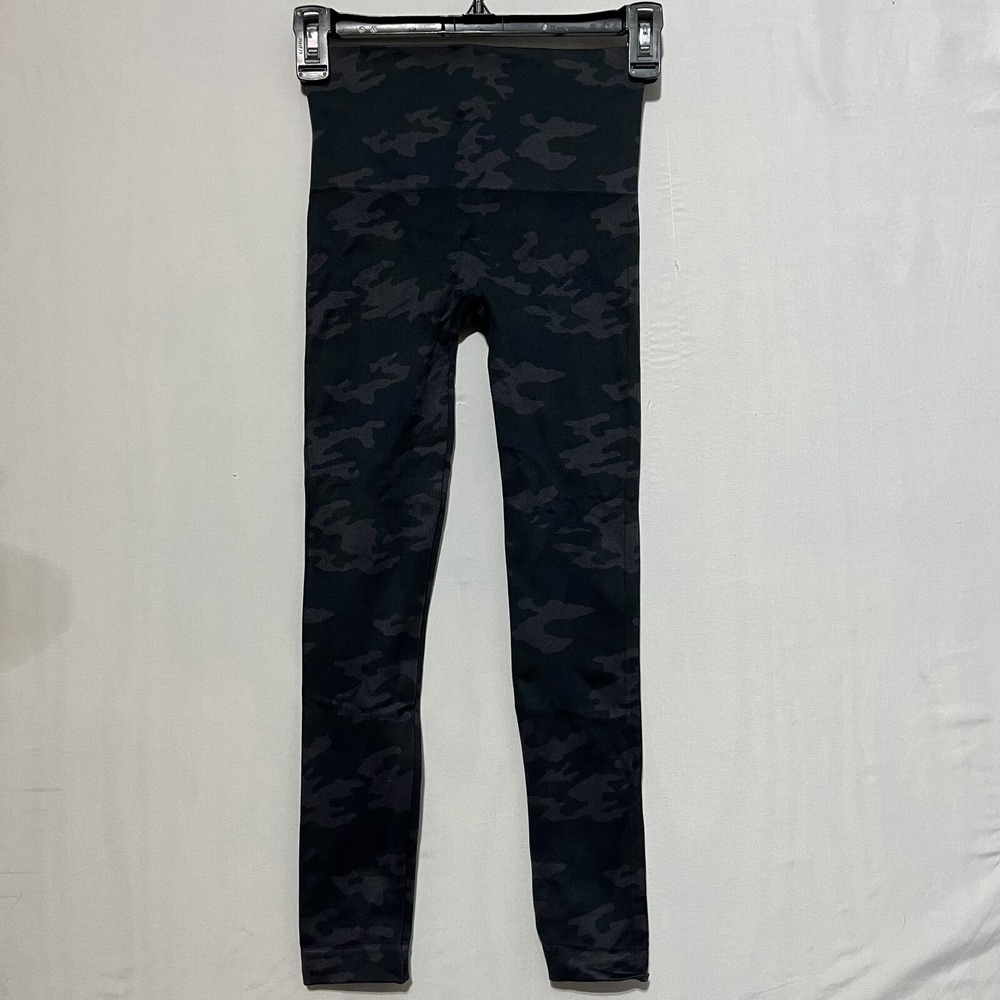 SPANX Look at Me Now Seamless Leggings Women's XS Black Gray Camouflage Pull On